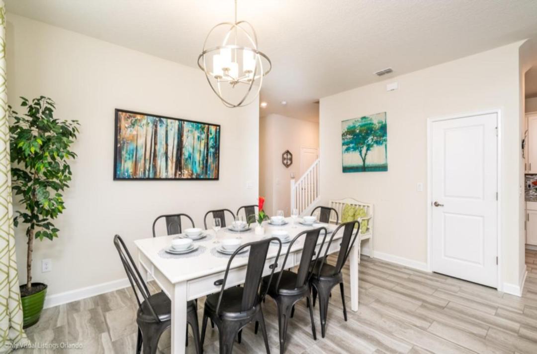 Photo of Livingroom in Davenport