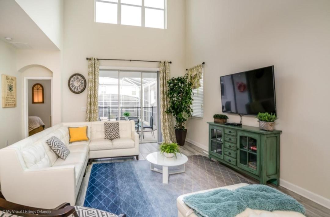 Photo of Livingroom in Davenport