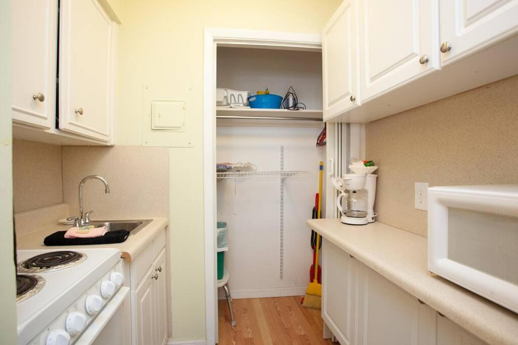 Photo of Kitchen in Golden Beach