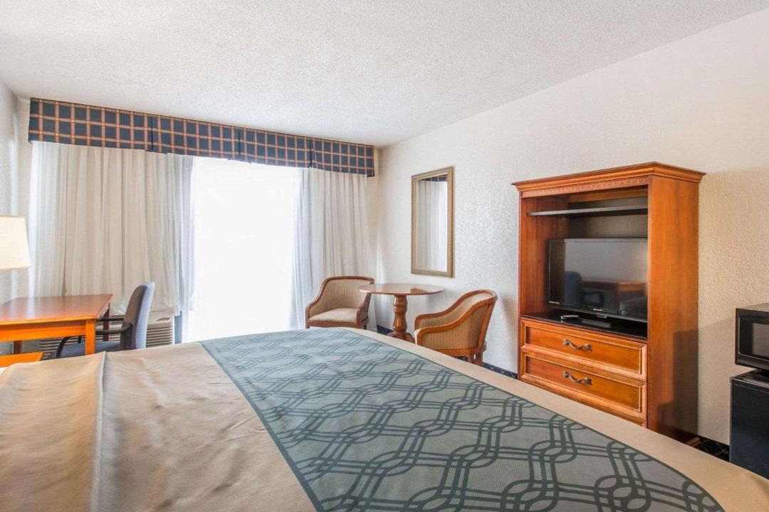 Photo of Bedroom in Golden Glades