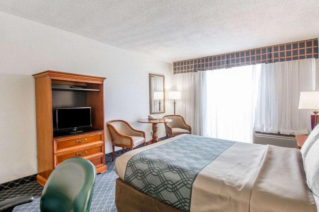 Photo of Bedroom in Golden Glades