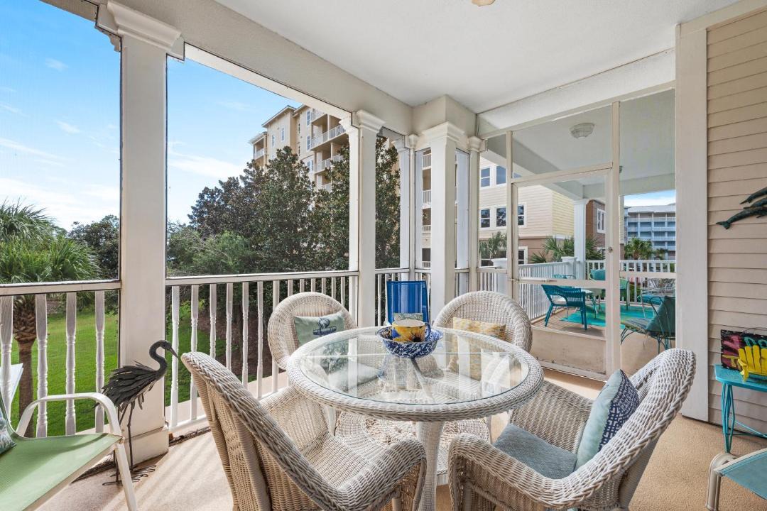 Photo of Patio Balcony in Upper Grand Lagoon