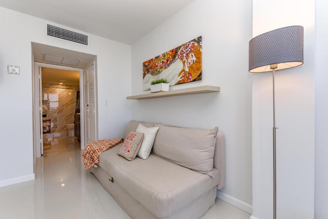 Photo of Livingroom in Galt Mile