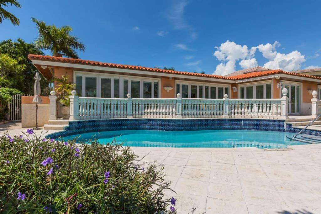 Photo of Outdoor in Surfside
