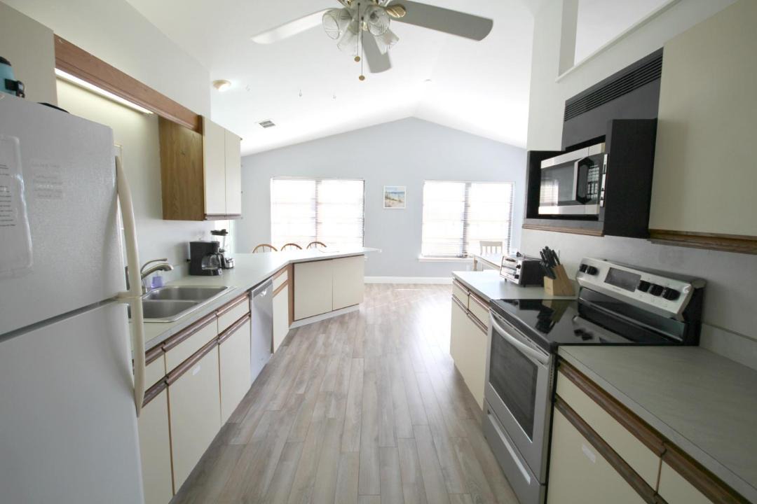 Photo of Kitchen in Mid Island