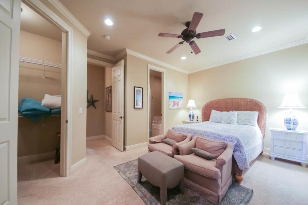 Photo of Bedroom in Gulf Place