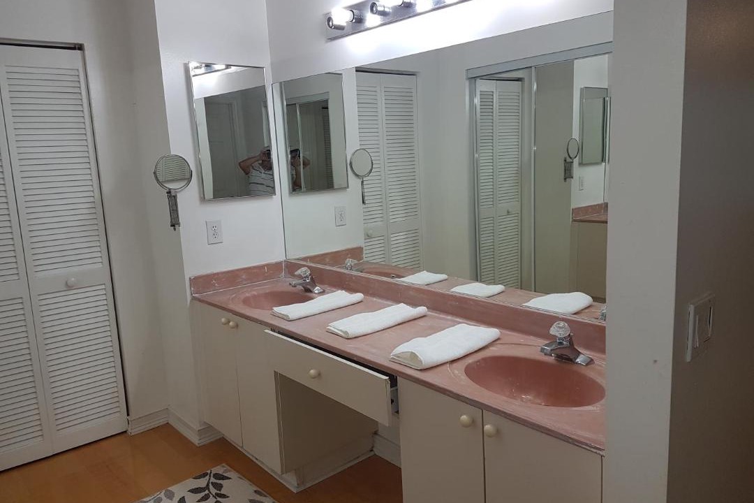 Photo of Bathroom in Sunrise
