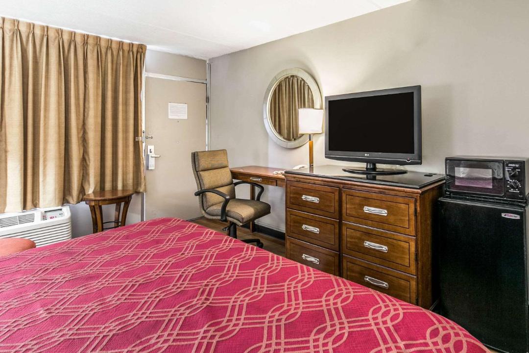 Photo of Bedroom in Tallahassee