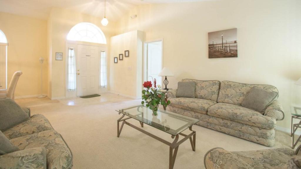 Photo of Livingroom in Tuscan Ridge
