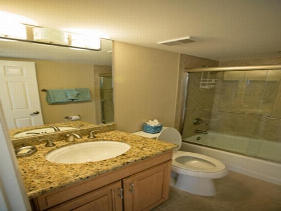 Photo of Bathroom in Park Shore
