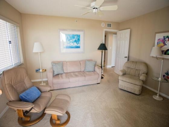 Photo of Livingroom in Park Shore
