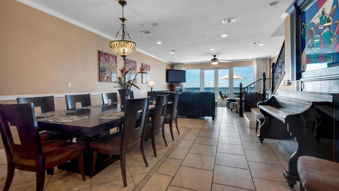 Photo of Livingroom in White Sands