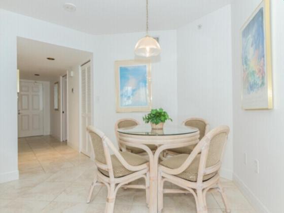 Photo of Livingroom in Park Shore