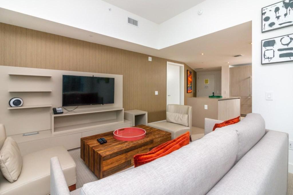 Photo of Livingroom in Hollywood South Central Beach