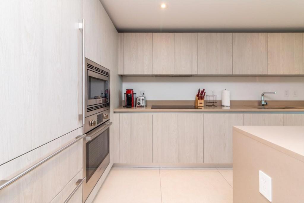 Photo of Kitchen in Hollywood South Central Beach