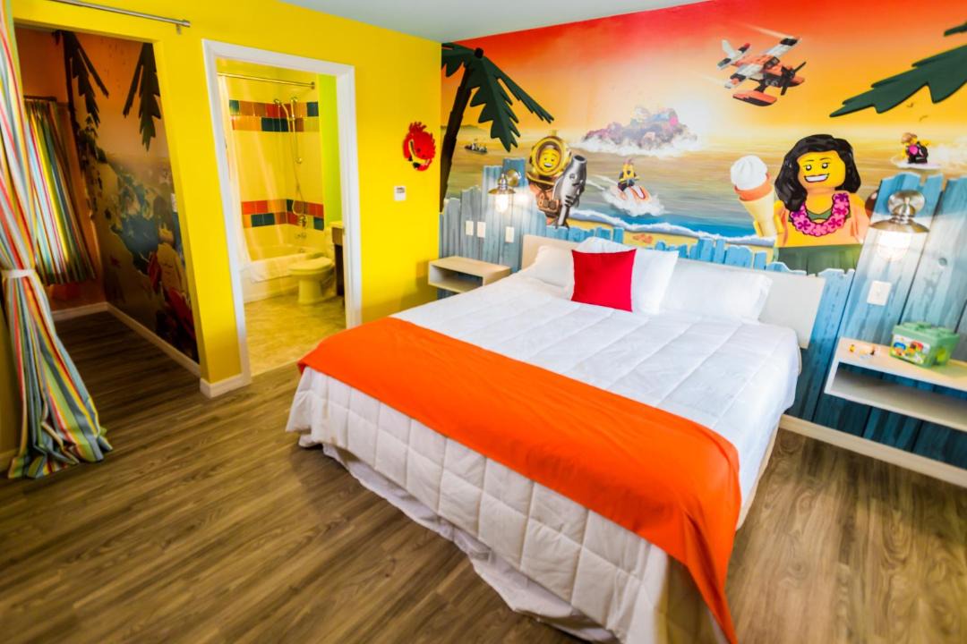 Photo of Bedroom in Cypress Gardens