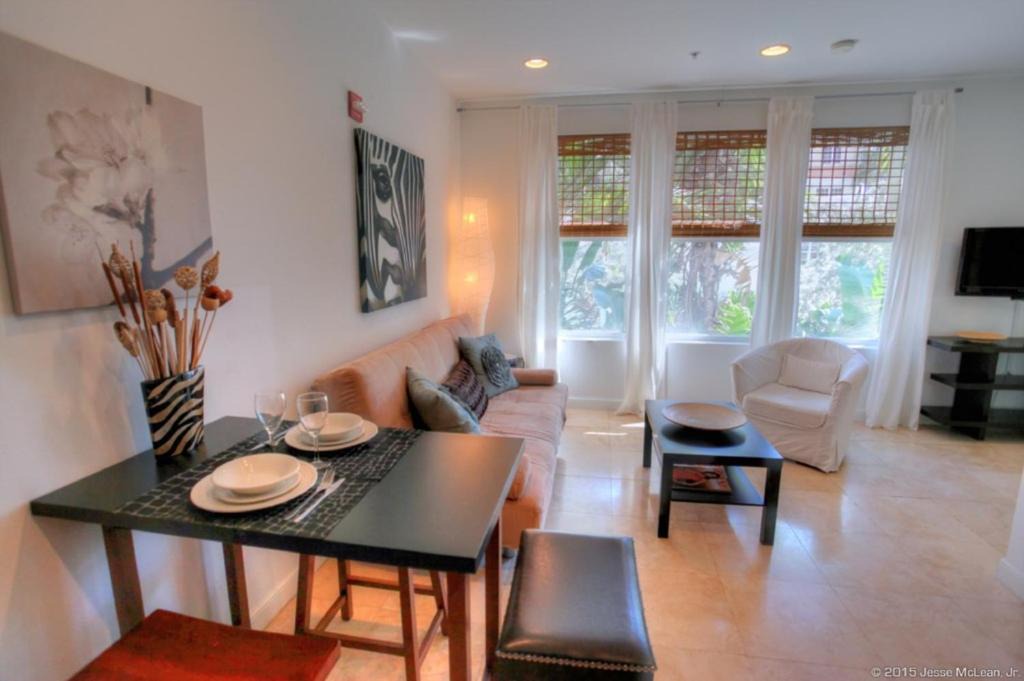 Photo of Livingroom in South Pointe