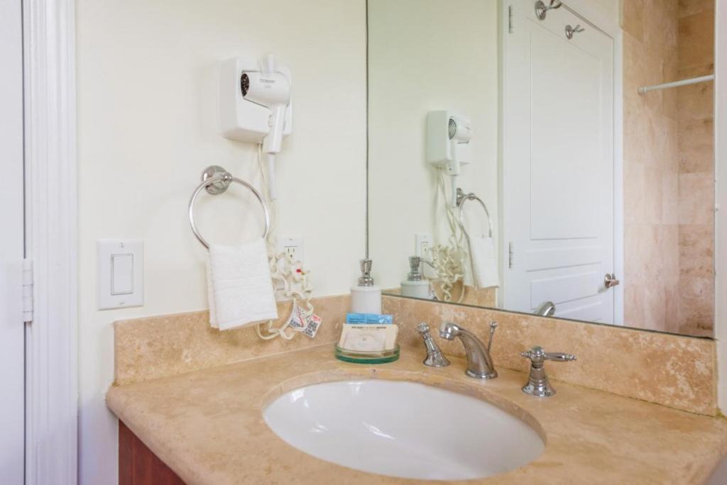 Photo of Bathroom in South Pointe