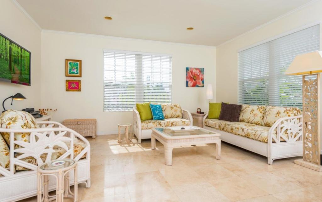 Photo of Livingroom in South Pointe