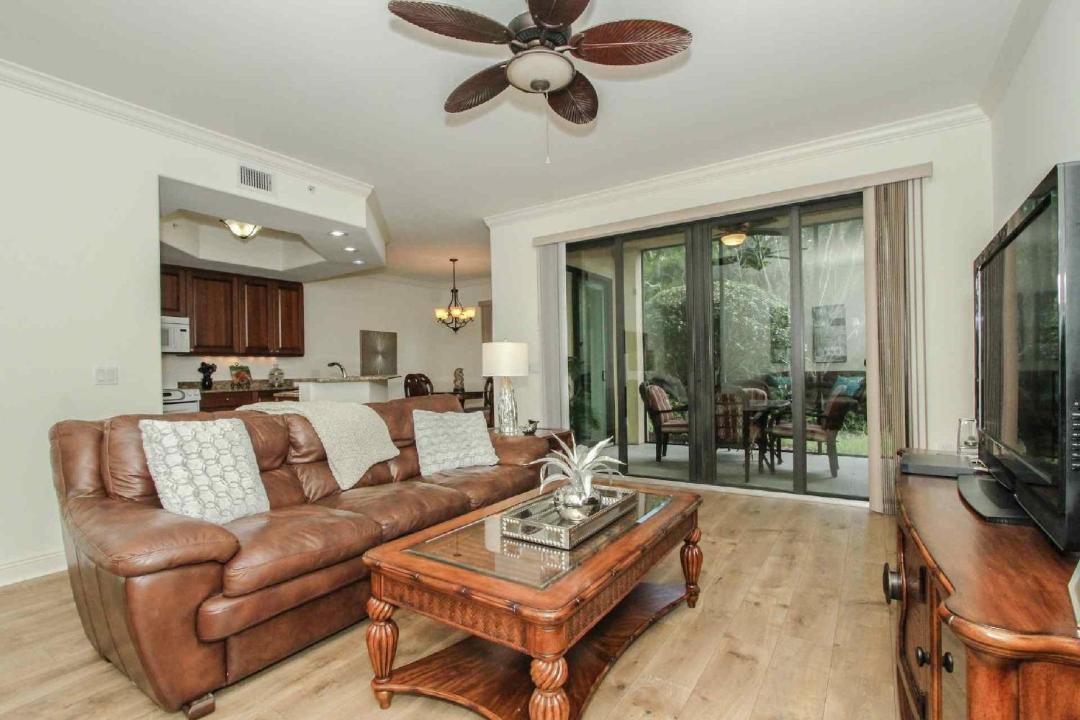 Photo of Livingroom in Royal Harbor