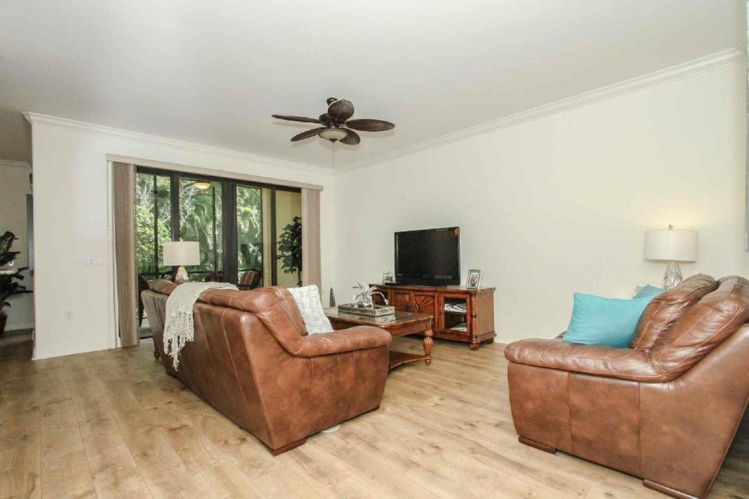 Photo of Livingroom in Royal Harbor