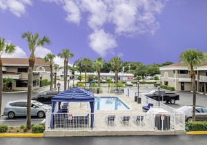 Hotel South Tampa & Suites