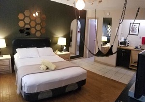Inn Leather Guest House - Male Only Lgbt
