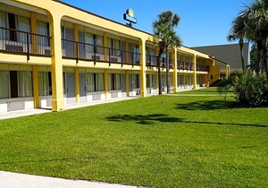Days Inn by Wyndham Lake City I-75