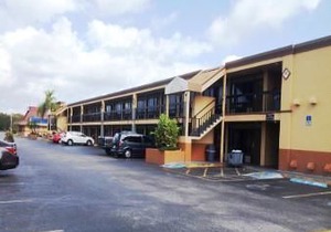 Travelodge by Wyndham Fort Myers North