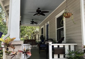 Historic Bungalow Close to Everything!