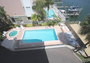 Marina View ~ 2 Car Garage ~ Community Pool & Hot Tub, 2 Balconies, Wi-Fi & Cable, ~ Bayway Shores