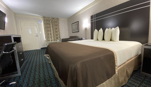Standard Room, 1 King Bed, Non Smoking