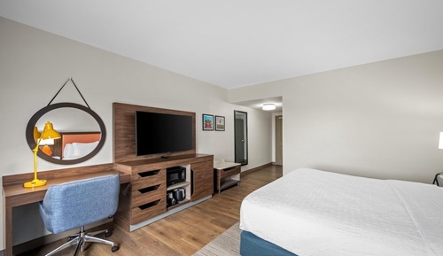 Standard Room, 1 King Bed, Non Smoking