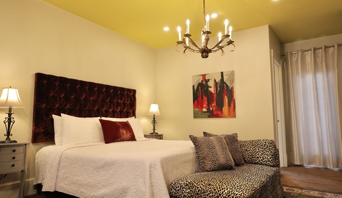 Traditional Room, 1 King Bed, Non Smoking (306 Newport)