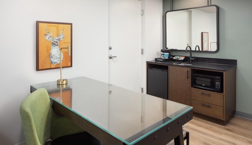 Suite, 1 King Bed, Accessible, Corner (Hearing, 2 Rooms)