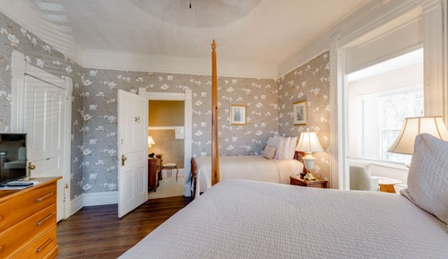 Family Room, Multiple Beds