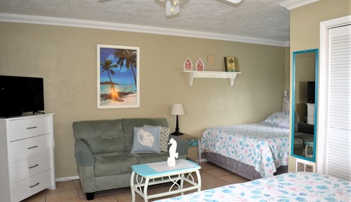 Classic Double Room, 2 Queen Beds, Refrigerator & Microwave
