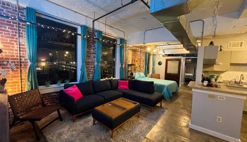 Deluxe One-Bedroom Apartment with City View