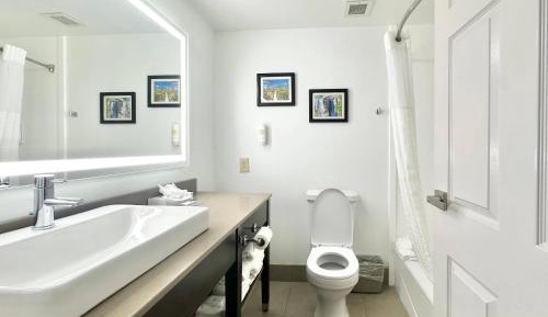 Queen Suite with Two Queen Beds - Non-Smoking