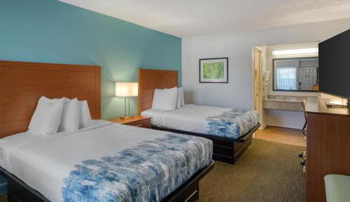 Double Room with Two Double Beds - Smoking