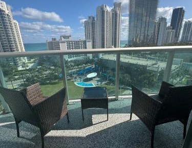 One-Bedroom Apartment with Ocean View