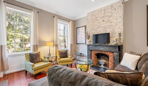 Seven-Bedroom Holiday Home