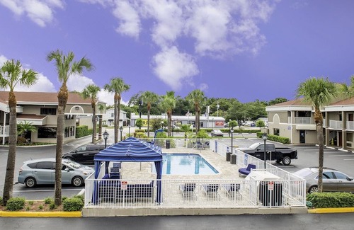 Virginia Park Hotel | Hotel South Tampa & Suites