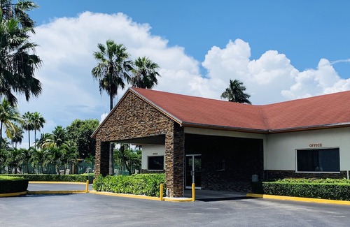 Florida City Hotel | Fairway Inn Florida City Homestead Everglades
