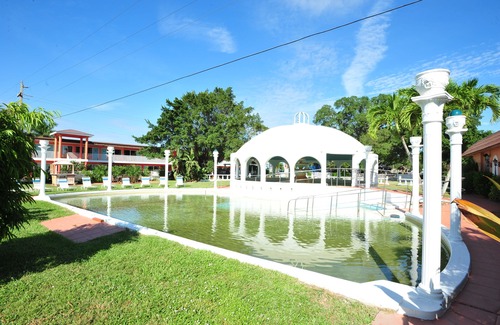 San Carlos Park Hotel | Days Inn by Wyndham Fort Myers Springs Resort