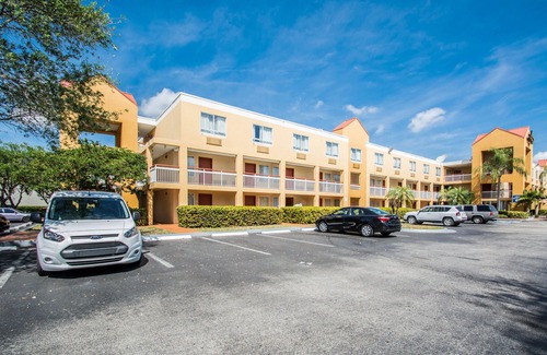 Doral Hotel | QUALITY INN MIAMI AIRPORT - DORAL