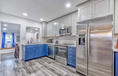 United Central Apartment | 4 Bedroom 797089 by Houzlet