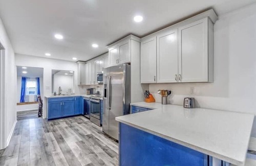 United Central Apartment | 4 Bedroom 797089 by Houzlet