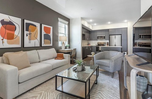 St. Johns Apartment | Landing | Modern 2BD, Gym