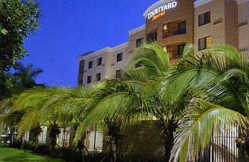 Ludlam Hotel | Courtyard by Marriott Miami at Dolphin Mall